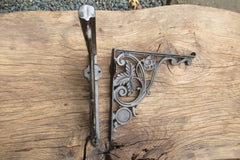 9 3/4" Art Nouveau High Level Cast Iron Toilet Cistern Brackets - Vines